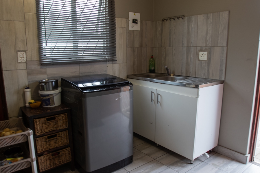 6 Bedroom Property for Sale in Scottsville Western Cape